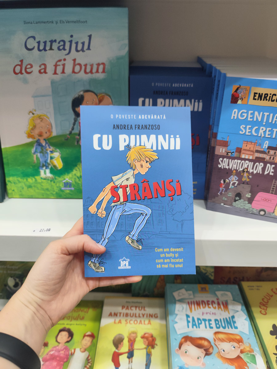 cărți - dph - cu pumnii strânși